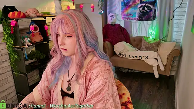 Candy-yeah online show from June 25, 2026, 1:03 am