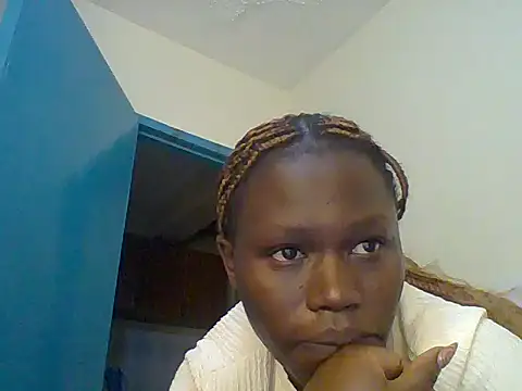 Snapshot of dewebony chatting on June 15, 2026, 4:28 pm dewebony online show from June 15, 2026, 4:28 pm