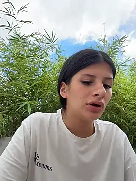 Snapshot of Mia_Alanna chatting on June 25, 2026, 6:35 pm Mia Alanna online show from June 25, 2026, 6:35 pm