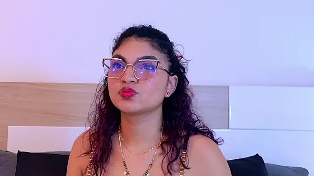 MelodyAlvarez online show from June 30, 2026, 11:10 am
