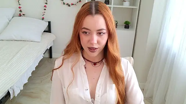 Snapshot of Mirabella_Flower chatting on July 12, 2026, 5:41 am Mirabella Flower online show from July 12, 2026, 5:41 am
