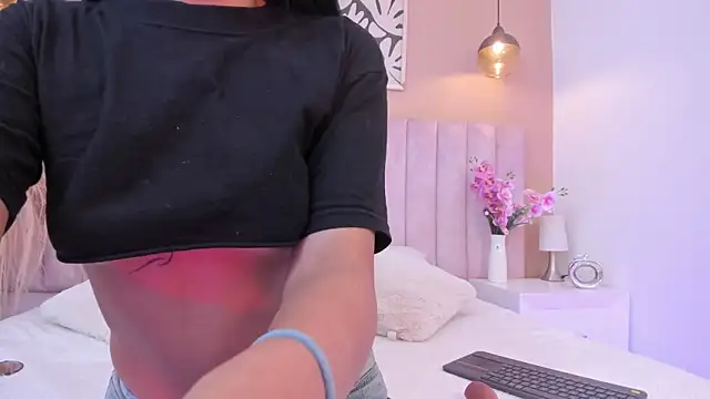 Snapshot of Miaa_Harper_ chatting on July 9, 2026, 8:19 pm Miaa Harper online show from July 9, 2026, 8:19 pm