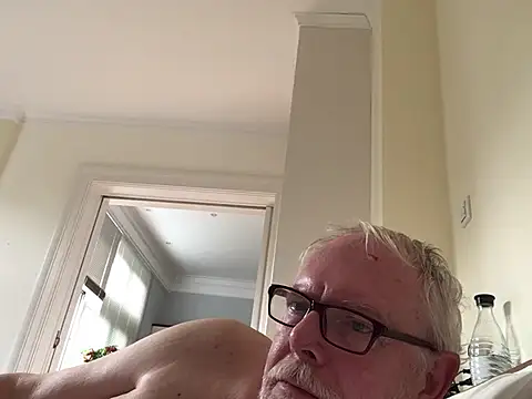 bigmannudist online show from June 29, 2026, 7:04 am