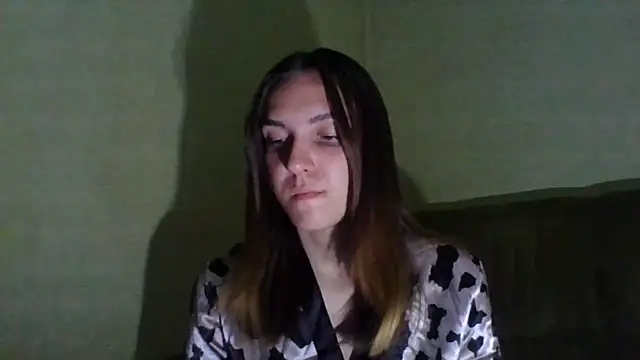 Snapshot of Zlatixx chatting on June 22, 2026, 10:51 pm Zlatixx online show from June 22, 2026, 10:51 pm