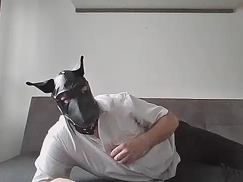 shadowgentlemann online show from June 18, 2026, 1:27 pm