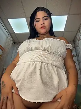 Snapshot of HoneyBunXXX chatting on July 2, 2026, 1:17 pm HoneyBunXXX online show from July 2, 2026, 1:17 pm
