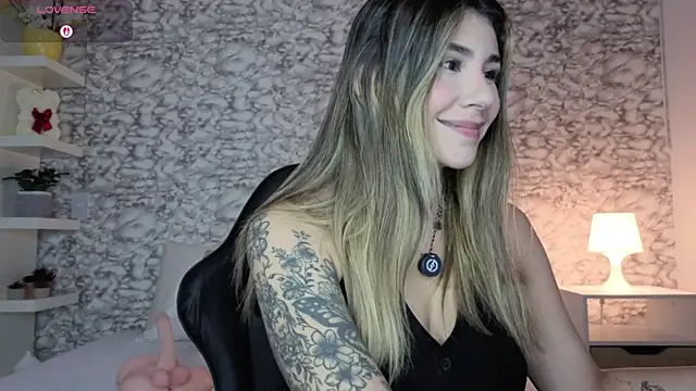 Snapshot of Isabella_Bliss chatting on July 25, 2026, 12:07 am Isabella Bliss online show from July 25, 2026, 12:07 am