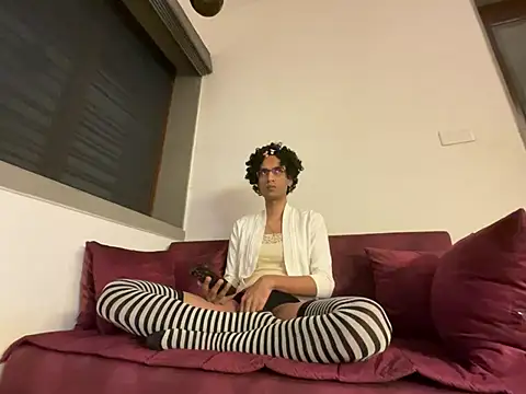 Snapshot of vale_vzg chatting on July 21, 2026, 5:14 pm vale vzg online show from July 21, 2026, 5:14 pm