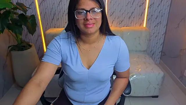 Snapshot of sarah_bay_tx chatting on June 17, 2026, 7:46 pm sarah bay tx online show from June 17, 2026, 7:46 pm