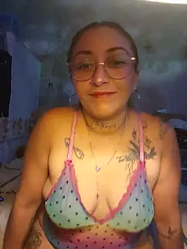 Snapshot of sweetshubbymami chatting on July 18, 2026, 10:07 pm sweetshubbymami online show from July 18, 2026, 10:07 pm