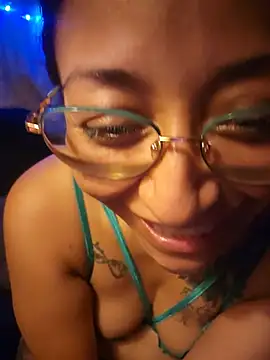 Snapshot of sweetshubbymami chatting on July 9, 2026, 8:04 am sweetshubbymami online show from July 9, 2026, 8:04 am