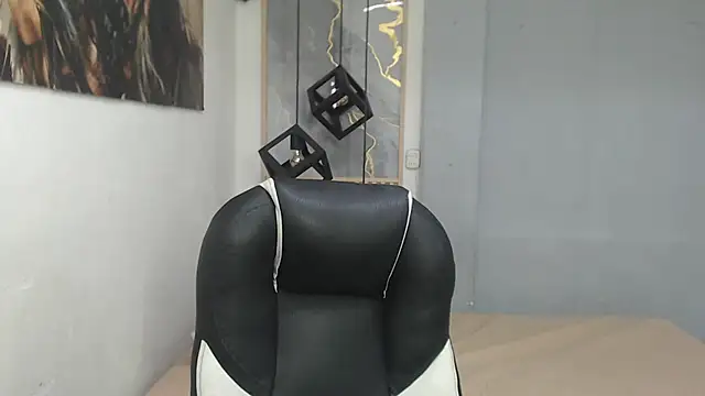 Snapshot of Cry_thereal chatting on July 1, 2026, 7:41 am Cry thereal online show from July 1, 2026, 7:41 am