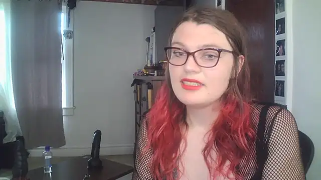 Snapshot of Tranicpixiedreamgrl chatting on June 22, 2026, 11:57 pm Tranicpixiedreamgrl online show from June 22, 2026, 11:57 pm