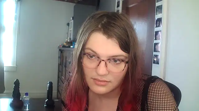 Snapshot of Tranicpixiedreamgrl chatting on June 19, 2026, 5:19 pm Tranicpixiedreamgrl online show from June 19, 2026, 5:19 pm