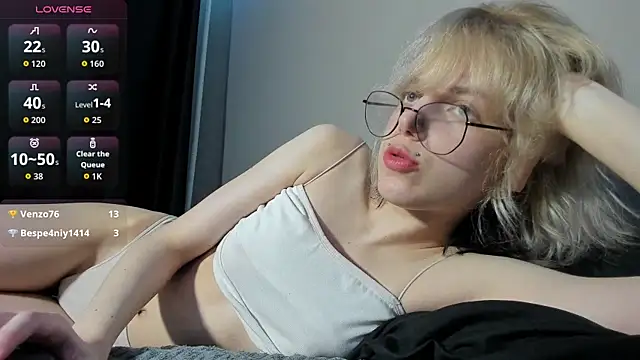 Snapshot of _Rene_Yolker_ chatting on July 3, 2026, 8:15 pm Rene Yolker online show from July 3, 2026, 8:15 pm