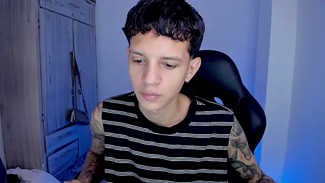 tylerrnova online show from August 3, 2026, 3:25 am