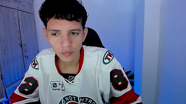 tylerrnova online show from July 18, 2026, 3:15 am