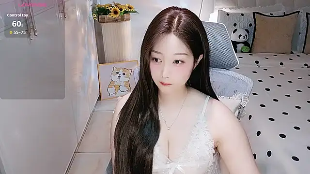 Snapshot of Angelucky- chatting on July 13, 2026, 7:24 pm Angelucky- online show from July 13, 2026, 7:24 pm