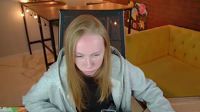 Snapshot of BellaRosewood chatting on June 28, 2026, 5:25 am BellaRosewood online show from June 28, 2026, 5:25 am