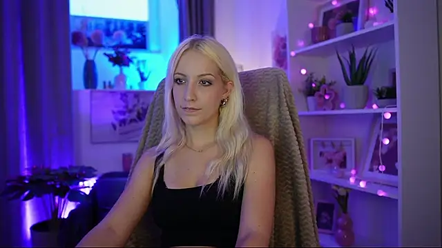 Snapshot of Lucy_Cutie_ chatting on July 18, 2026, 6:16 pm Lucy Cutie online show from July 18, 2026, 6:16 pm