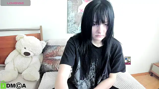 Snapshot of MillyMils chatting on July 10, 2026, 6:57 am MillyMils online show from July 10, 2026, 6:57 am