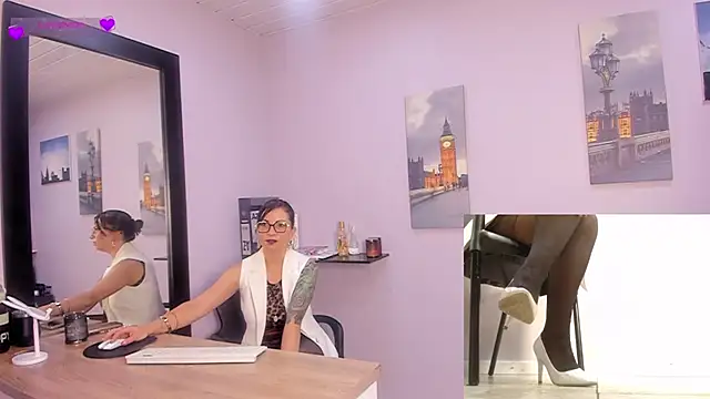 Greta Borbon  online show from July 17, 2026, 12:02 pm