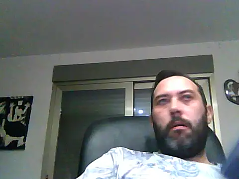 Snapshot of SirFrankonde chatting on June 17, 2026, 11:25 pm SirFrankonde online show from June 17, 2026, 11:25 pm
