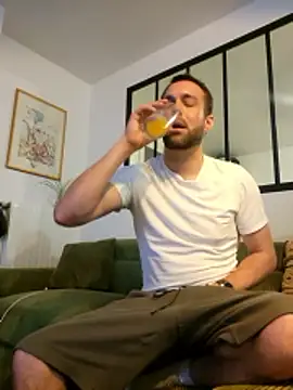 Snapshot of akila2201 chatting on June 18, 2026, 12:53 am akila2201 online show from June 18, 2026, 12:53 am