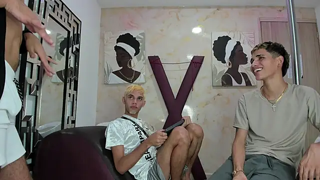 RED BOYS1 online show from June 18, 2026, 8:35 am