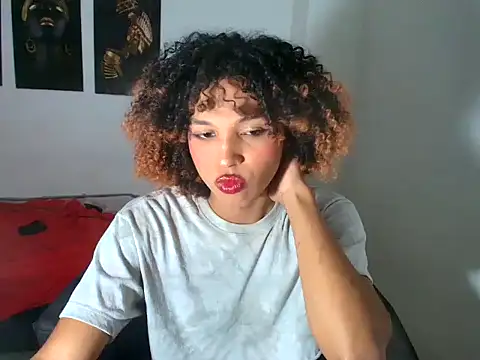 Snapshot of Elianisbigcock chatting on June 26, 2026, 4:07 am Elianisbigcock online show from June 26, 2026, 4:07 am