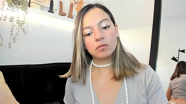 Snapshot of Ariana_blonde chatting on July 6, 2026, 12:12 pm Ariana blonde online show from July 6, 2026, 12:12 pm