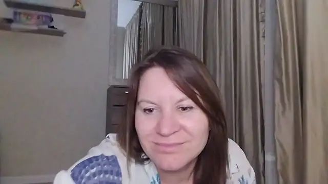 Snapshot of Lauralison chatting on July 2, 2026, 8:59 pm Lauralison online show from July 2, 2026, 8:59 pm