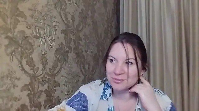 Snapshot of Lauralison chatting on July 24, 2026, 8:38 pm Lauralison online show from July 24, 2026, 8:38 pm