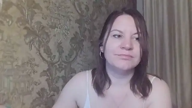 Snapshot of Lauralison chatting on July 27, 2026, 9:11 pm Lauralison online show from July 27, 2026, 9:11 pm
