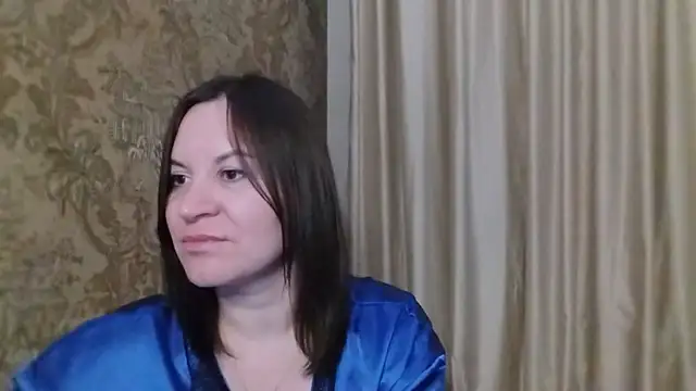 Snapshot of Lauralison chatting on July 6, 2026, 7:38 pm Lauralison online show from July 6, 2026, 7:38 pm