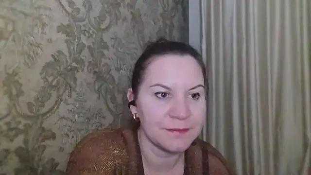 Snapshot of Lauralison chatting on July 10, 2026, 9:04 pm Lauralison online show from July 10, 2026, 9:04 pm