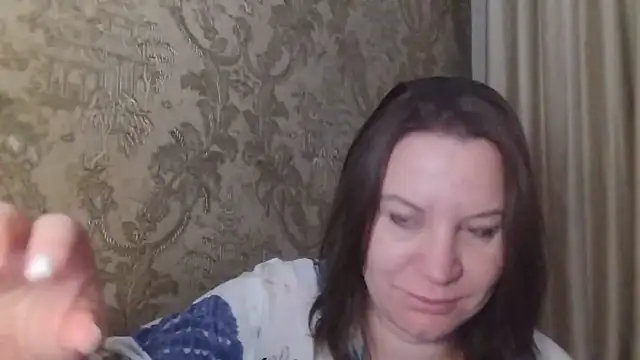 Snapshot of Lauralison chatting on July 7, 2026, 8:23 pm Lauralison online show from July 7, 2026, 8:23 pm