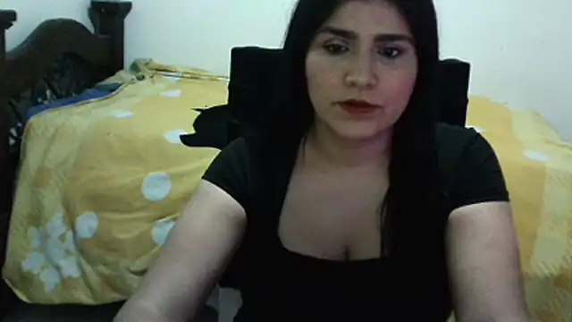 Snapshot of CarolinaMoretti chatting on August 8, 2026, 1:23 am CarolinaMoretti online show from August 8, 2026, 1:23 am