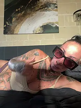 Snapshot of inked_up_jade chatting on June 19, 2026, 4:02 pm inked up jade online show from June 19, 2026, 4:02 pm