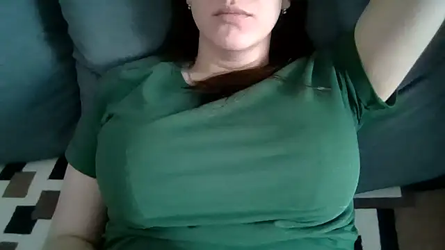 Snapshot of Nivella chatting on July 15, 2026, 10:33 am Nivella online show from July 15, 2026, 10:33 am