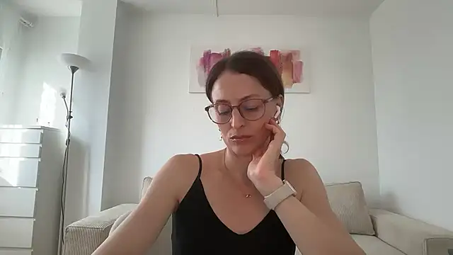 Snapshot of Cirellasi chatting on July 2, 2026, 5:52 pm Cirellasi online show from July 2, 2026, 5:52 pm