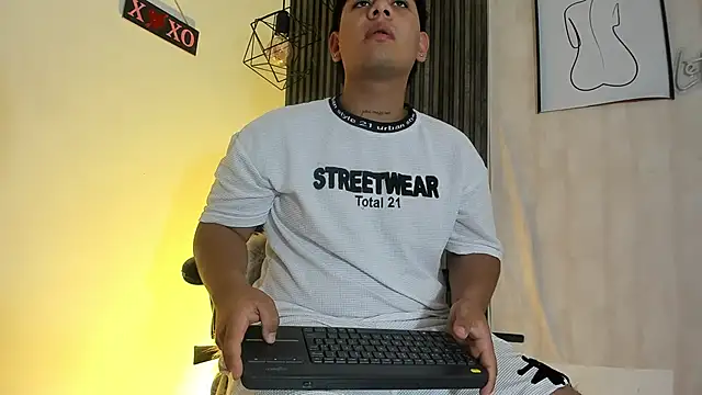Liam grey01  online show from June 26, 2026, 7:31 pm