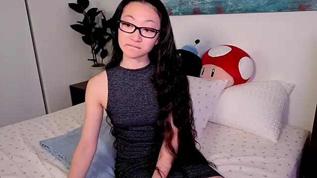 Snapshot of MySweetSofie chatting on November 23, 2025, 4:44 am MySweetSofie online show from November 23, 2025, 4:44 am