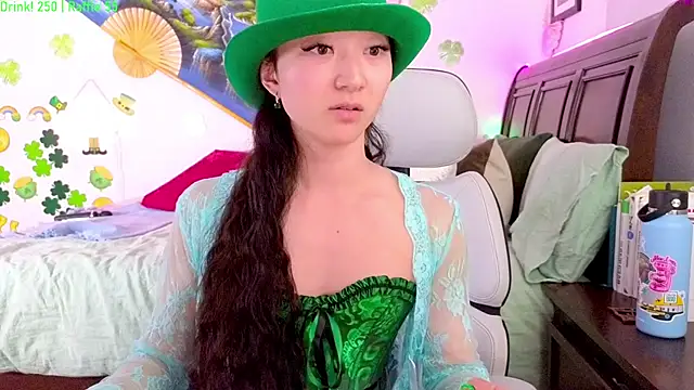 Snapshot of MySweetSofie chatting on March 18, 2025, 2:51 am MySweetSofie online show from March 18, 2025, 2:51 am