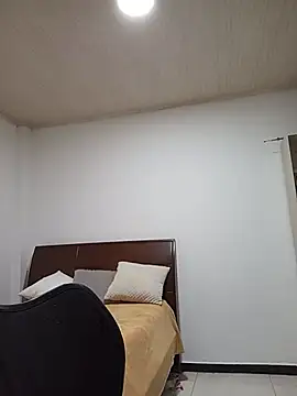 AnahTaylor online show from July 15, 2026, 4:08 am