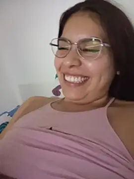 AnahTaylor online show from July 7, 2026, 6:47 am