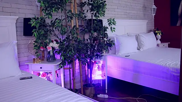 annabellahot online show from October 27, 2025, 4:24 am