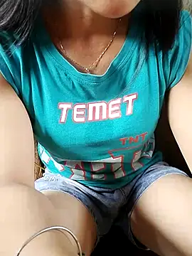 Snapshot of Myy_sexy chatting on July 5, 2026, 4:30 am Myy sexy online show from July 5, 2026, 4:30 am
