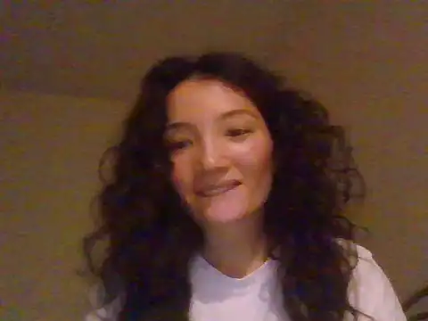 Snapshot of Calenyagi chatting on June 27, 2026, 5:52 pm Calenyagi online show from June 27, 2026, 5:52 pm
