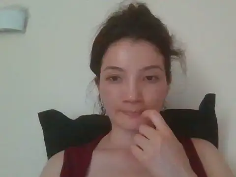 Snapshot of Calenyagi chatting on June 26, 2026, 6:19 am Calenyagi online show from June 26, 2026, 6:19 am